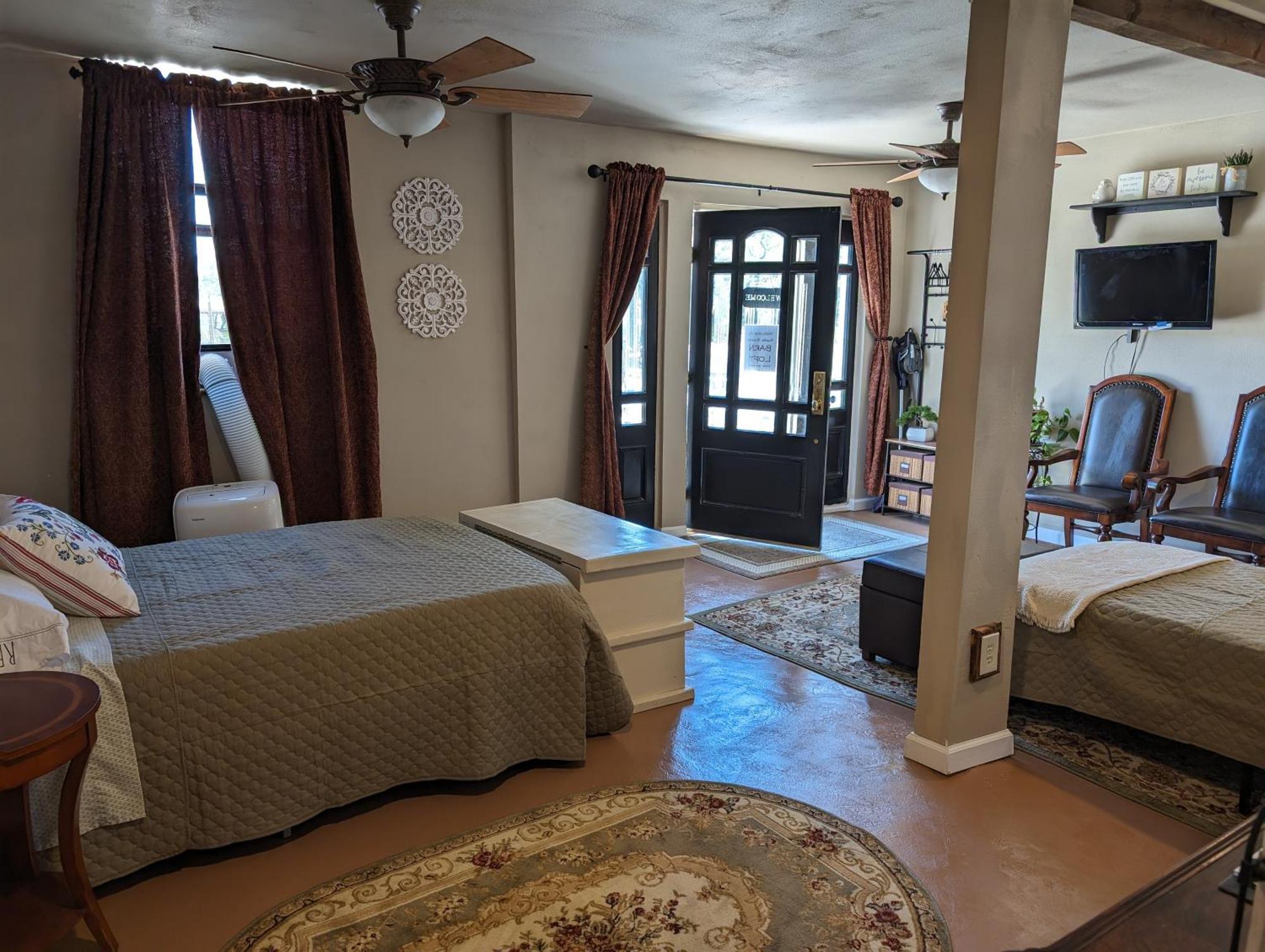 Rustic Rooms Barn Loft Yokuts Valley  Room photo